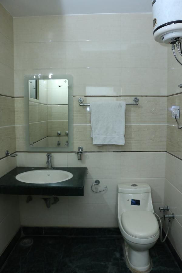 Hotel Suzi International, Near New Delhi Station Экстерьер фото